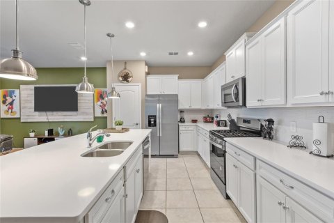 Adosado en venta en Davenport, Florida, 5 dormitorios, 211.91 m2 № 2101721 - foto 3