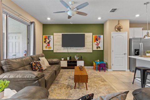 Adosado en venta en Davenport, Florida, 5 dormitorios, 211.91 m2 № 2101721 - foto 10