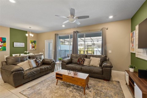Adosado en venta en Davenport, Florida, 5 dormitorios, 211.91 m2 № 2101721 - foto 8