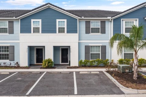 Adosado en Davenport, Florida 5 dormitorios, 211.91 m2 № 2101721