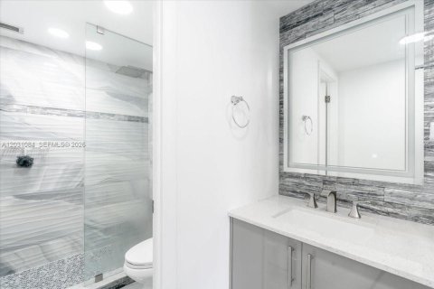 Copropriété à vendre à Hallandale Beach, Floride: 1 chambre, 76.92 m2 № 2258043 - photo 14