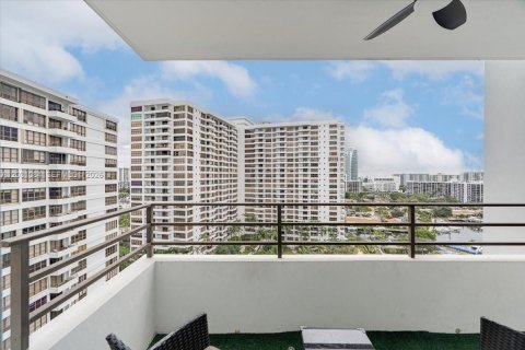 Copropriété à vendre à Hallandale Beach, Floride: 1 chambre, 76.92 m2 № 2258043 - photo 15