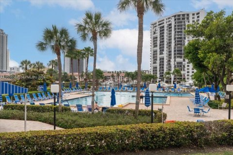 Condo à Hallandale Beach, Floride, 1 chambre  № 2258043