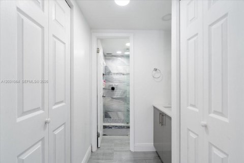 Copropriété à vendre à Hallandale Beach, Floride: 1 chambre, 76.92 m2 № 2258043 - photo 13