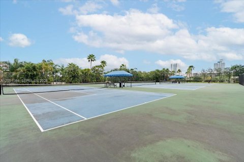 Copropriété à vendre à Hallandale Beach, Floride: 1 chambre, 76.92 m2 № 2258043 - photo 18