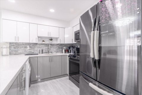 Copropriété à vendre à Hallandale Beach, Floride: 1 chambre, 76.92 m2 № 2258043 - photo 6