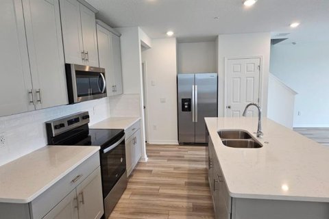 Townhouse in Orlando, Florida 3 bedrooms, 145.48 sq.m. № 2394007 - photo 3