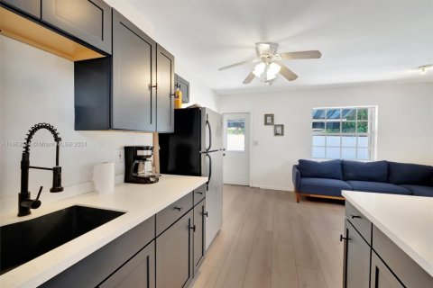 Commercial property in North Miami, Florida 180.51 sq.m. № 1728764 - photo 29