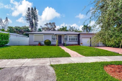 Commercial property in North Miami, Florida 180.51 sq.m. № 1728764 - photo 7