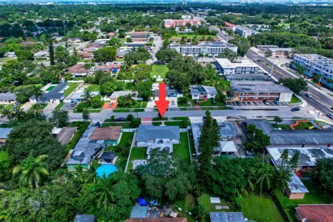 Commercial property in North Miami, Florida 180.51 sq.m. № 1728764 - photo 5
