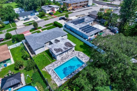 Commercial property in North Miami, Florida 180.51 sq.m. № 1728764 - photo 6