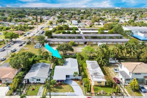 House in West Park, Florida 4 bedrooms, 179.49 sq.m. № 1811154 - photo 7