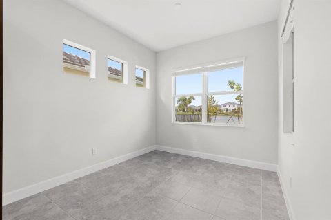 House in Westlake, Florida 4 bedrooms, 230.86 sq.m. № 2087089 - photo 11