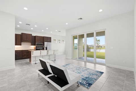 House in Westlake, Florida 4 bedrooms, 230.86 sq.m. № 2087089 - photo 16