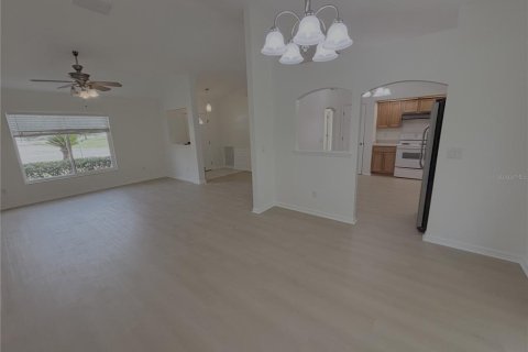 House in Ocala, Florida 3 bedrooms, 146.51 sq.m. № 2229659 - photo 3