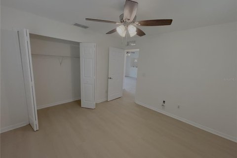 House in Ocala, Florida 3 bedrooms, 146.51 sq.m. № 2229659 - photo 9