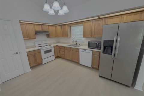 House in Ocala, Florida 3 bedrooms, 146.51 sq.m. № 2229659 - photo 6