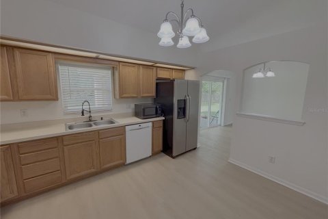 House in Ocala, Florida 3 bedrooms, 146.51 sq.m. № 2229659 - photo 5