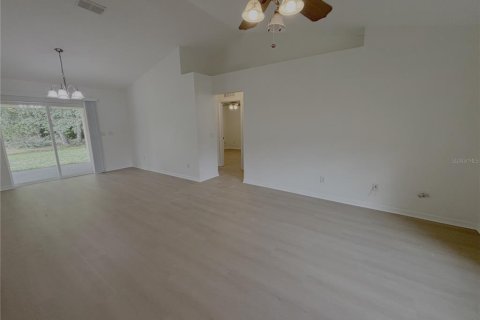 House in Ocala, Florida 3 bedrooms, 146.51 sq.m. № 2229659 - photo 4