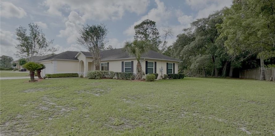 House in Ocala, Florida 3 bedrooms, 146.51 sq.m. № 2229659
