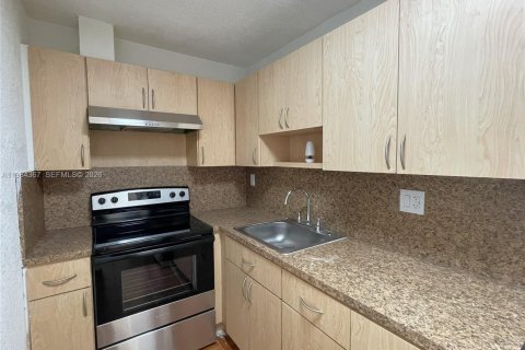 Купить кондоминиум в Майами, Флорида 2 спальни, 73.67м2, № 2045670 - фото 4