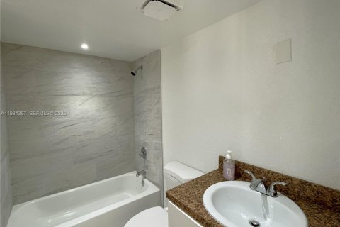 Купить кондоминиум в Майами, Флорида 2 спальни, 73.67м2, № 2045670 - фото 6