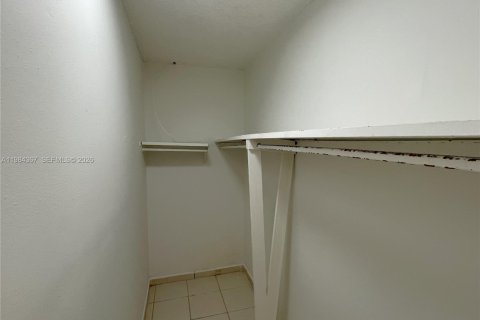 Купить кондоминиум в Майами, Флорида 2 спальни, 73.67м2, № 2045670 - фото 8