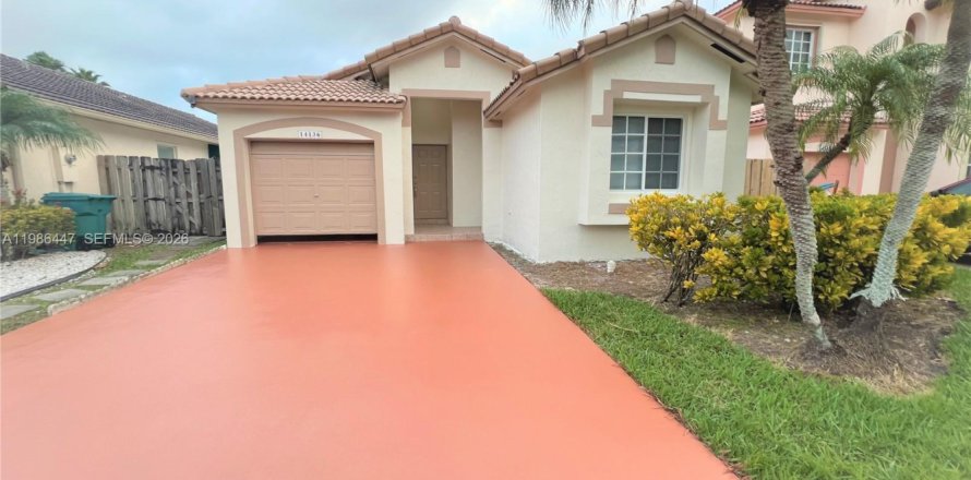 Villa ou maison à Miami, Floride 3 chambres, 120.87 m2 № 2047771