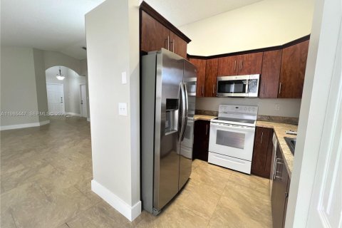 Villa ou maison à louer à Miami, Floride: 3 chambres, 120.87 m2 № 2047771 - photo 19