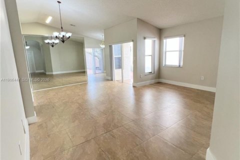 Villa ou maison à louer à Miami, Floride: 3 chambres, 120.87 m2 № 2047771 - photo 29