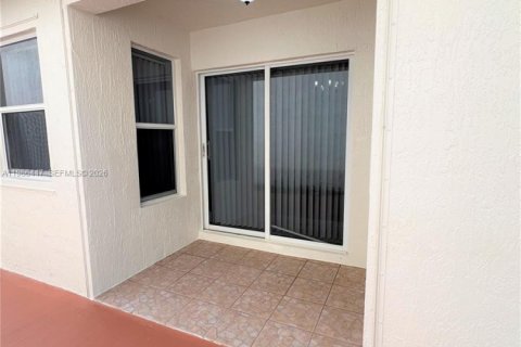 Villa ou maison à louer à Miami, Floride: 3 chambres, 120.87 m2 № 2047771 - photo 25