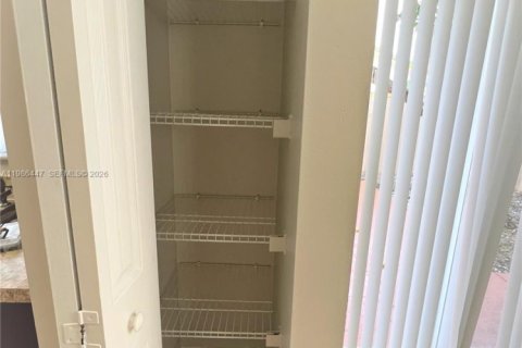 Villa ou maison à louer à Miami, Floride: 3 chambres, 120.87 m2 № 2047771 - photo 20