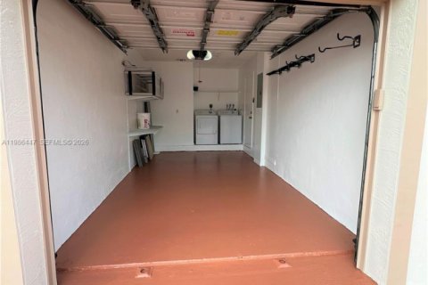 Villa ou maison à louer à Miami, Floride: 3 chambres, 120.87 m2 № 2047771 - photo 28