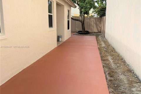 Villa ou maison à louer à Miami, Floride: 3 chambres, 120.87 m2 № 2047771 - photo 23