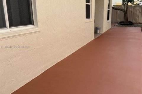 Villa ou maison à louer à Miami, Floride: 3 chambres, 120.87 m2 № 2047771 - photo 24