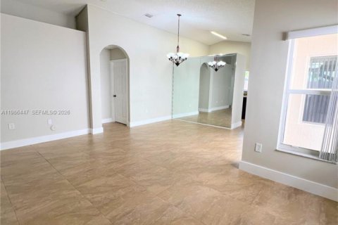 Villa ou maison à louer à Miami, Floride: 3 chambres, 120.87 m2 № 2047771 - photo 30