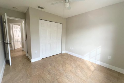 Villa ou maison à louer à Miami, Floride: 3 chambres, 120.87 m2 № 2047771 - photo 10