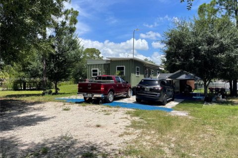 House in Clewiston, Florida 3 bedrooms, 117.06 sq.m. № 1838690 - photo 26