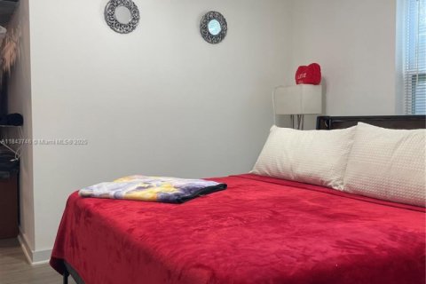 House in Clewiston, Florida 3 bedrooms, 117.06 sq.m. № 1838690 - photo 19