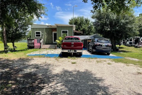 House in Clewiston, Florida 3 bedrooms, 117.06 sq.m. № 1838690 - photo 29
