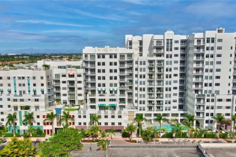 Townhouse in Boca Raton, Florida 2 bedrooms, 174.84 sq.m. № 2045303 - photo 28