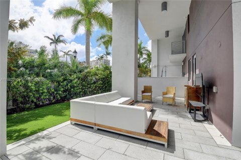 Townhouse in Boca Raton, Florida 2 bedrooms, 174.84 sq.m. № 2045303 - photo 10