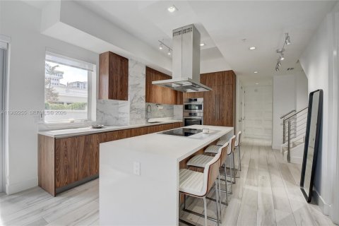 Townhouse in Boca Raton, Florida 2 bedrooms, 174.84 sq.m. № 2045303 - photo 2