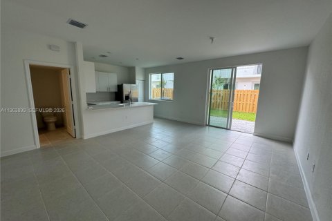 Adosado en alquiler en Homestead, Florida, 3 dormitorios № 2025893 - foto 5