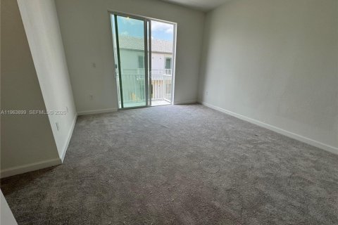 Adosado en alquiler en Homestead, Florida, 3 dormitorios № 2025893 - foto 15