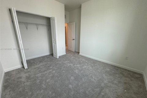 Adosado en alquiler en Homestead, Florida, 3 dormitorios № 2025893 - foto 11