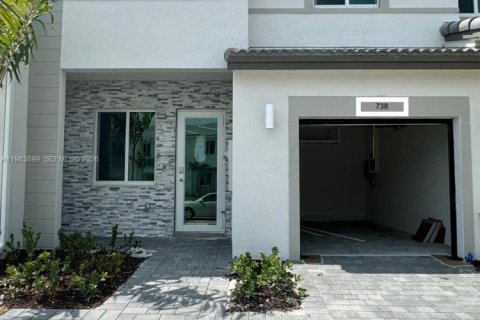 Townhouse in Homestead, Florida 3 bedrooms № 2025893