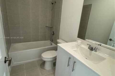 Adosado en alquiler en Homestead, Florida, 3 dormitorios № 2025893 - foto 14