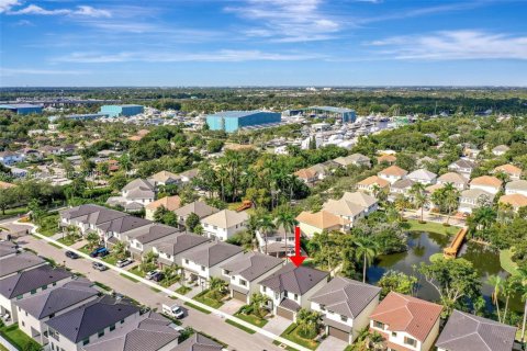 Снять в аренду виллу или дом в Форт-Лодердейл, Флорида 4 спальни, № 1988463 - фото 9