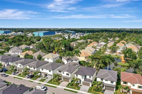 Снять в аренду виллу или дом в Форт-Лодердейл, Флорида 4 спальни, № 1988463 - фото 23